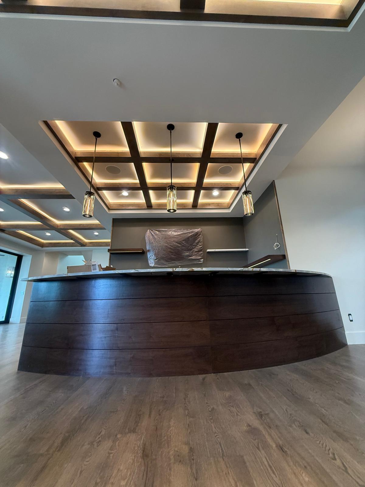 Tray ceiling with decorative molding